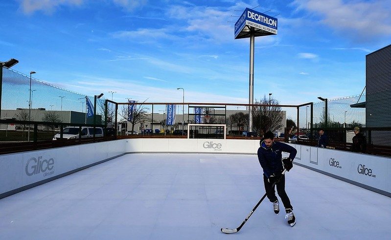 Hockey player on Glice