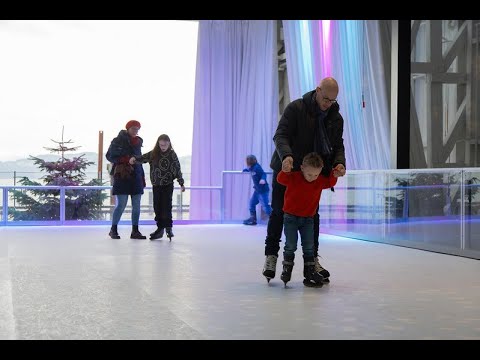 Festive Lakeshore Ice Skating Rink Makes a Splash