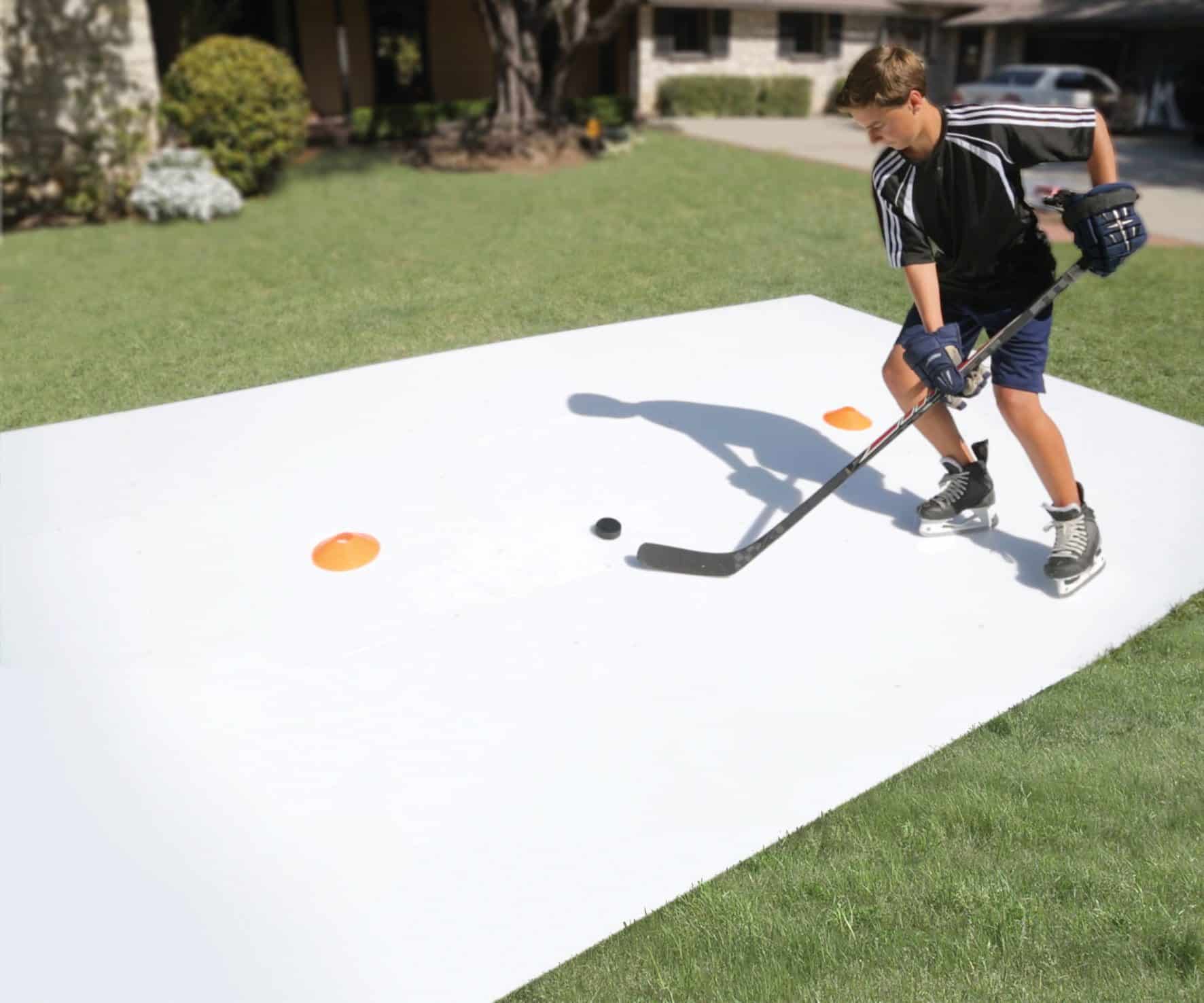 Home-Synthetic-Ice-Rink-2